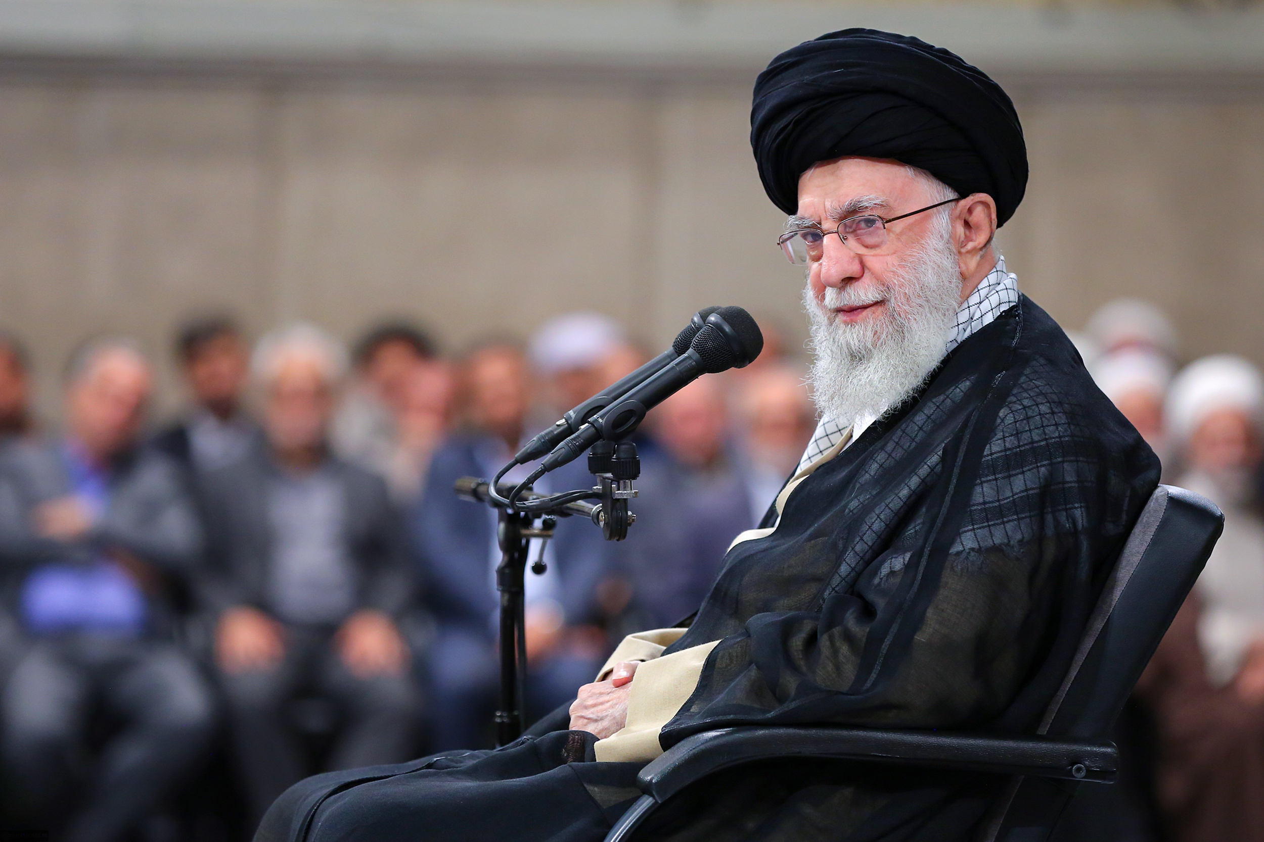 رهبر معظم انقلاب اسلامی: راه صدور نفت و ارزاق به رژیم صهیونیستی را ببندند